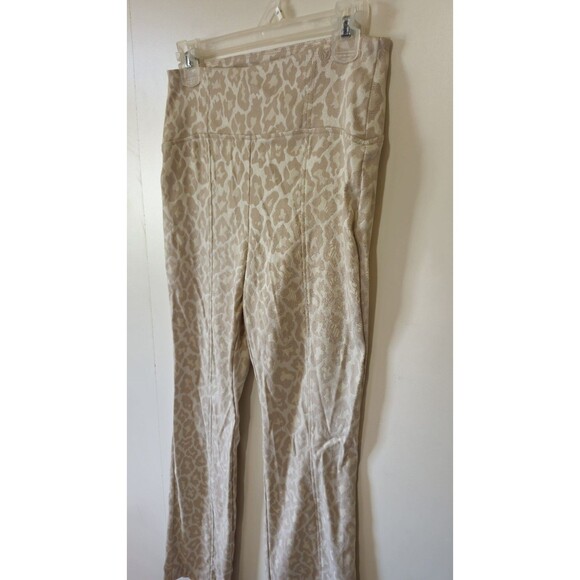 Versona Modern Pull On Pants Size 6 White Tan Cheetah Print Stretch Comfort - Picture 2 of 8
